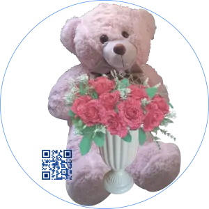 Arranjo de Rosas Artificiais e um Urso de Pelúcia gigante